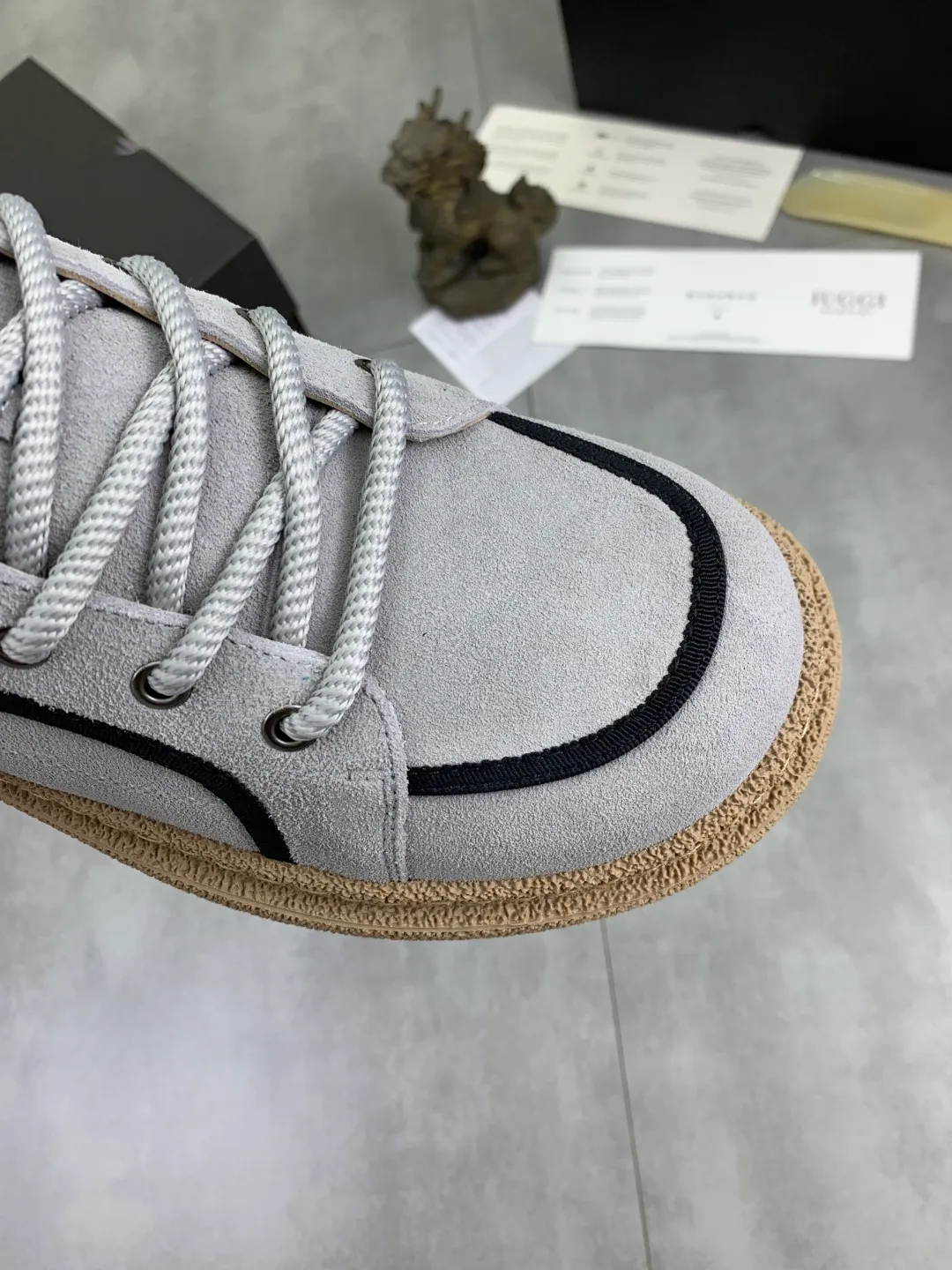 Men's men's shoes 💰P580 new arrival 🆕🆕🆕 IUGGI clown casual sneakers, the sultry clown feels like a visual, 26-year upgrade, suede, light and comfortable, versatile style, wool lining, comfortable and warm, rubber outsole, non-slip and firm size: 39-44, three colors 968-3
